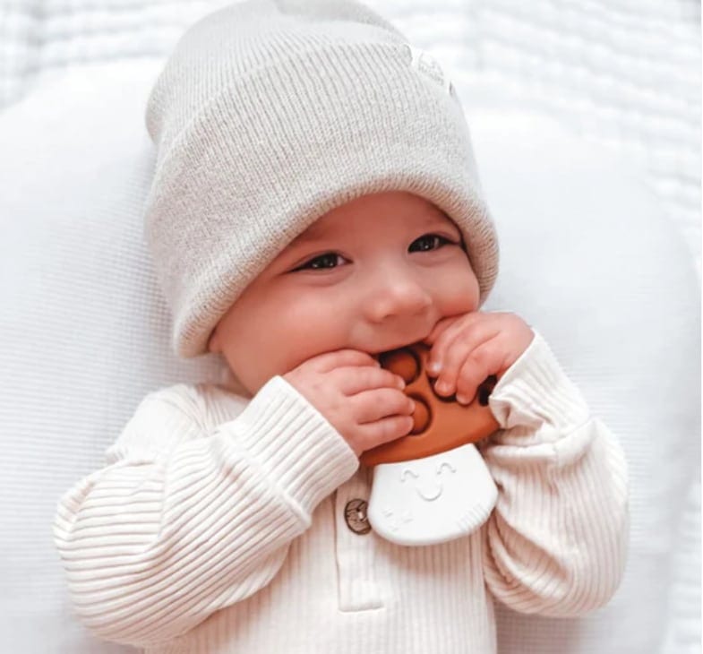itzy-teether-gift-set-6.jpg