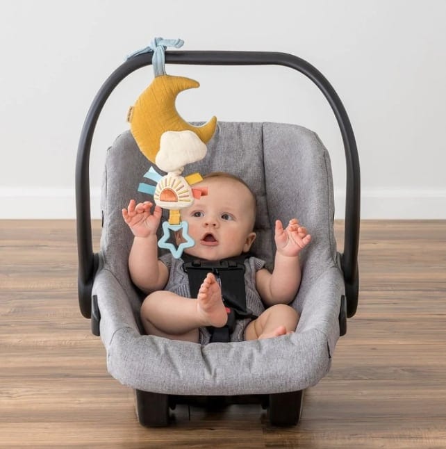 bitzy-notes-musical-pull-down-toy-2.jpg