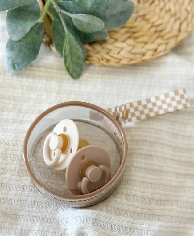 itzy-paci-case-5.webp