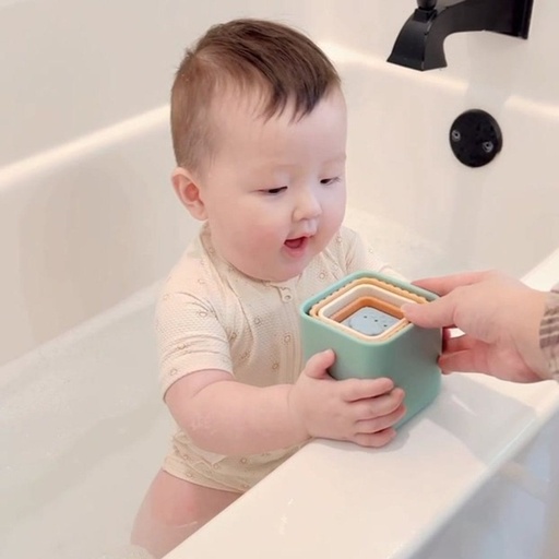 Itzy Ritzy Itzy Sprinkle bathtime nesting cups